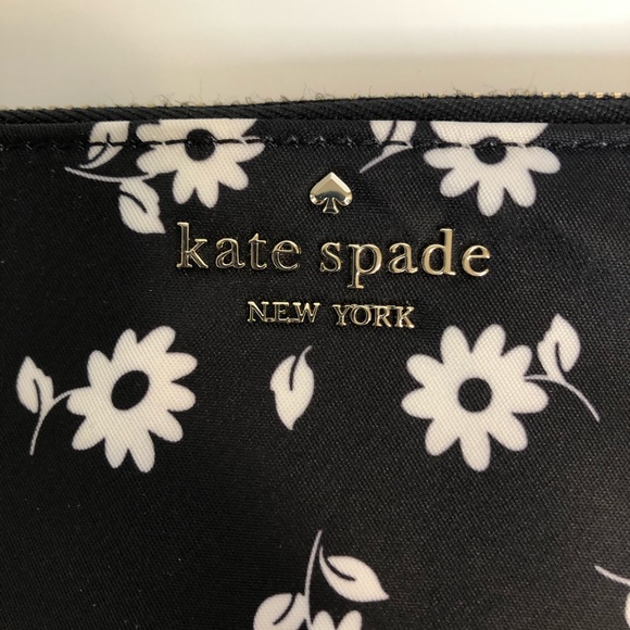KATE SPADE ♠️ Little Better Bico Wristlet - Picture 2 of 8